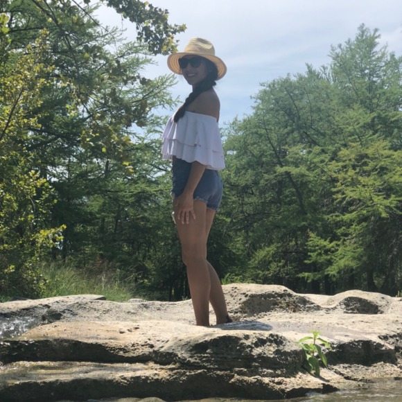 Meet your Posher, Julia - Picture 1 of 1